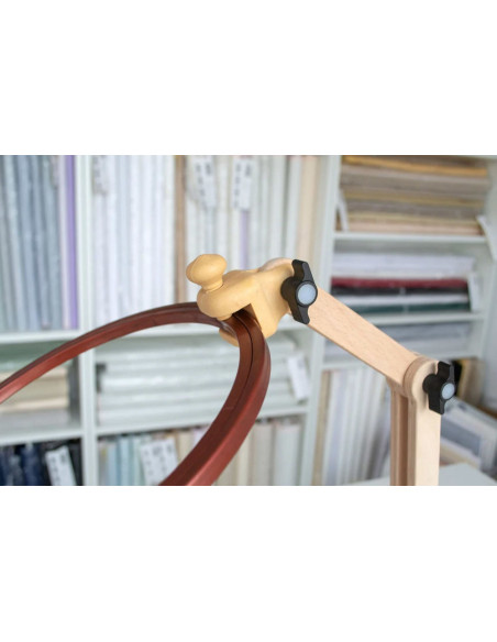 Adjustable stand for embroidery hoop