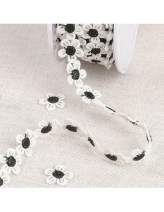 White daisy guipure - Black and white