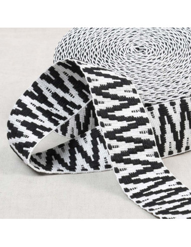 Ethnic strap - Black and white triangle
