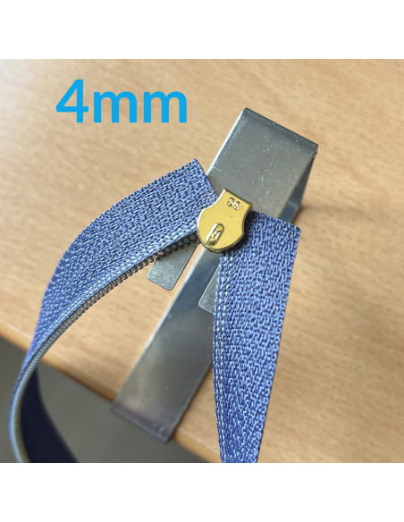 Tool to assist with threading zipper sliders