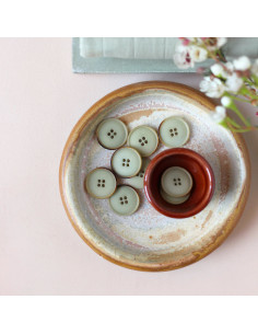 Corozo button with fine edge 20 mm - Almond