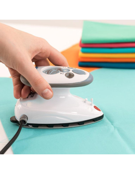 Mini steam iron