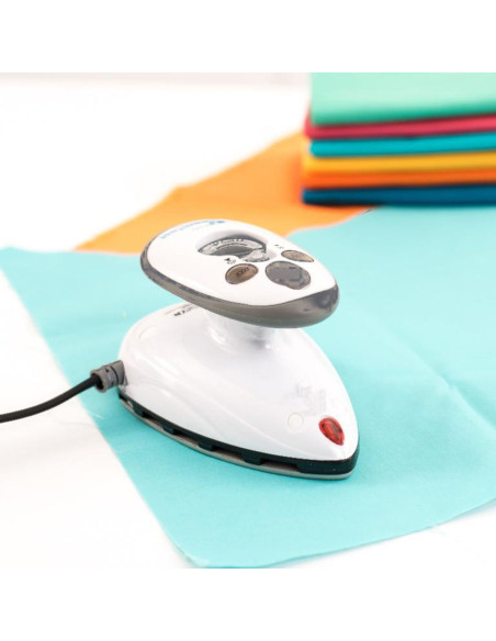 Mini steam iron