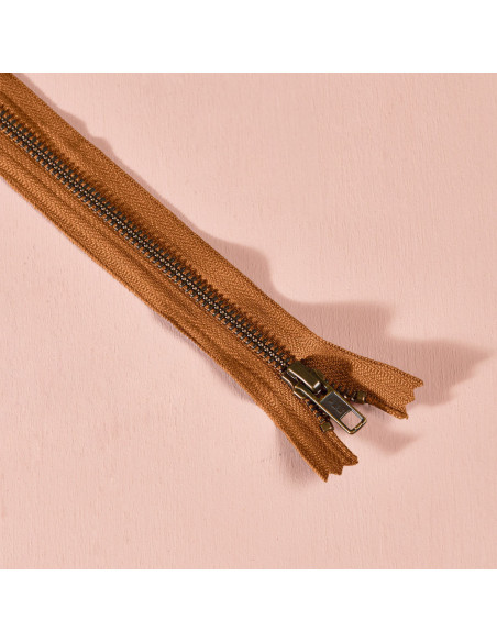 Metal Zipper Pecan Pie 30 cm - Atelier Brunette