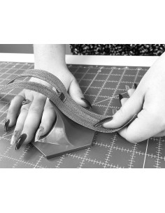 Thread sliders for zipper closure Zipper Jig The Gypsy Quilter 2