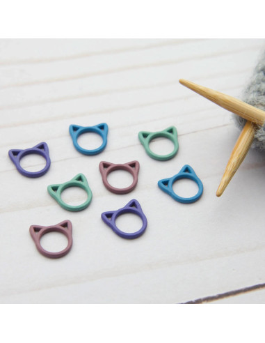 Set of 8 closed stitch markers - Colorful cat