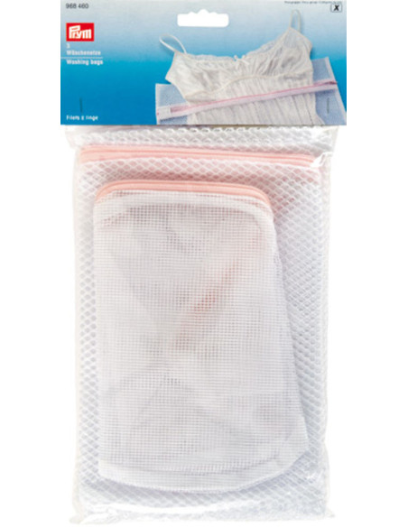 Set of mesh bags for delicate laundry