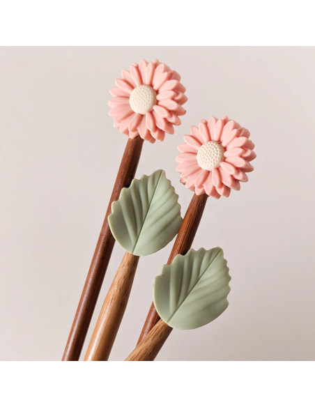 Set of 4 stitch stoppers for knitting needles - Pink daisy and leaf