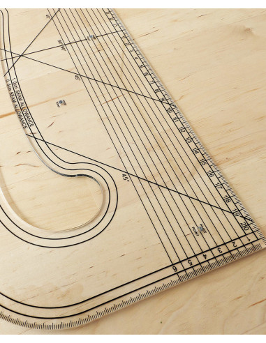Multifunctional Sewing Rule Pattern Maker