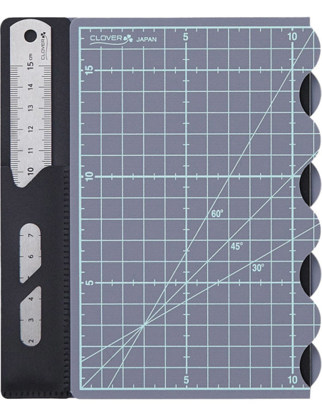 Clover foldable cutting mat with metal ruler - 18 cm x 29 cm