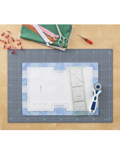 Clover Cutting Mat - 45 cm x 64 cm 2