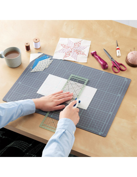 Clover cutting mat - 32 cm x 45 cm