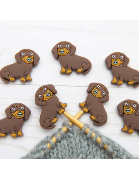 Stitch stoppers for knitting needles - Brown dachshund