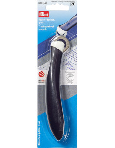 Ergonomic smooth pattern roller