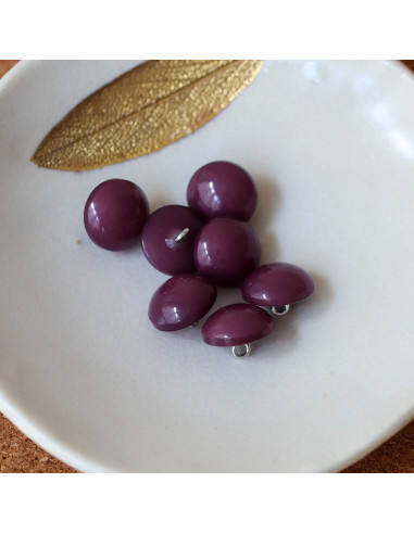 Hemisphere button with tail - Purple