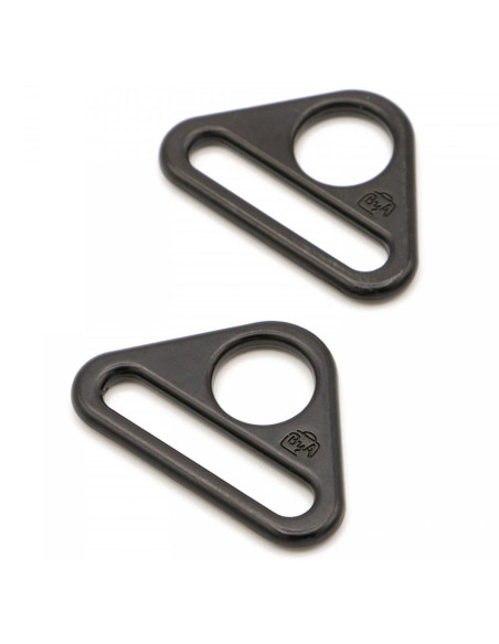Set of 2 black triangular rings, 25 mm