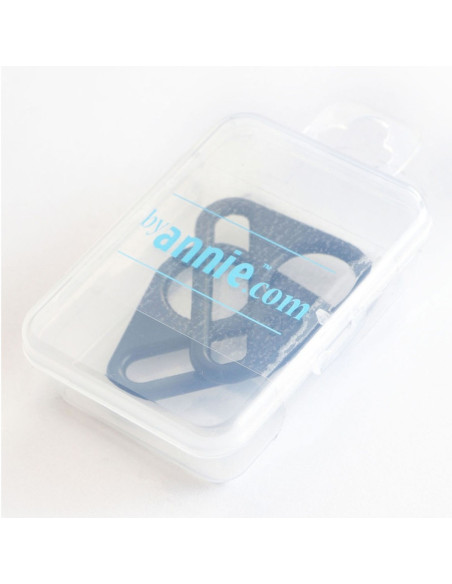 Set of 2 black triangular rings 38 mm