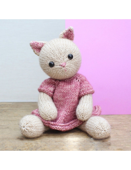 Knitting kit - Emma the cat