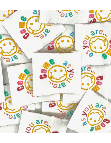Set of 5 woven sew-on labels "Come as you are"