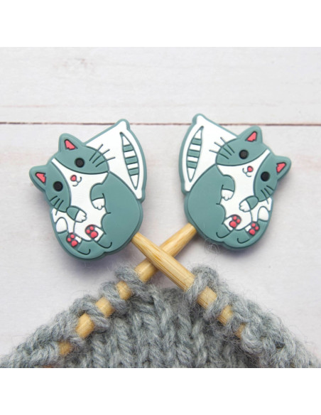 Stitch stoppers for knitting needles - Cat and pillow