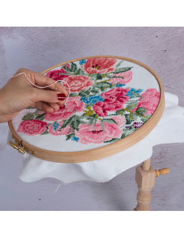 Under-thigh embroidery hoop with 3 Milward embroidery rings