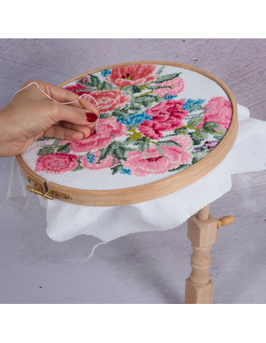 Under-thigh embroidery hoop with 3 Milward embroidery rings