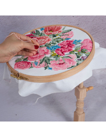 Under-thigh embroidery hoop with 3 Milward embroidery rings