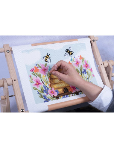 Adjustable table clamp for tapestry and cross-stitch frame