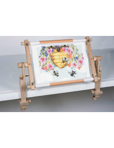 Rotating frame for clip-on tapestry
