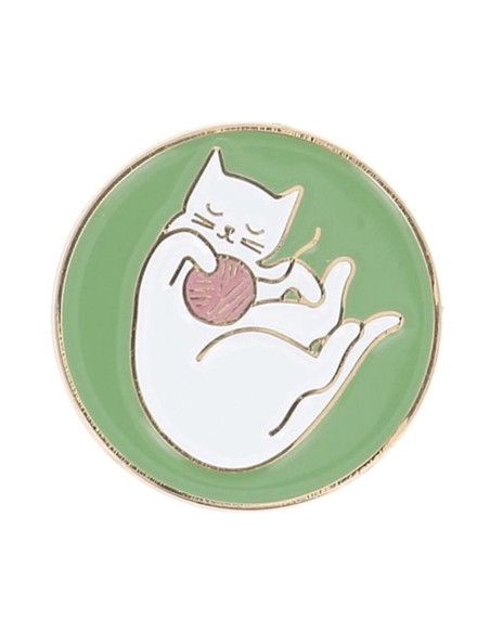 Bohin Magnetic Needle Holder - Cat Ball Green Background