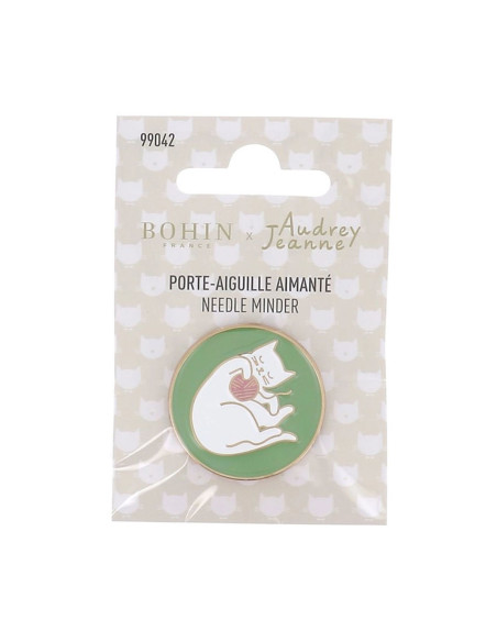 Bohin Magnetic Needle Holder - Cat Ball Green Background