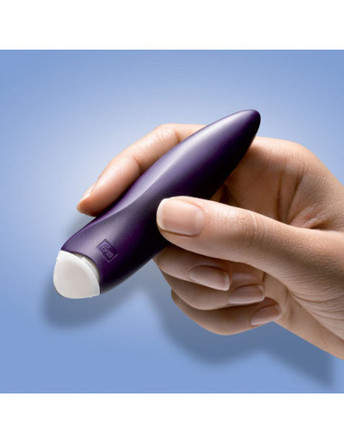 Ergonomic chalk roulette stick