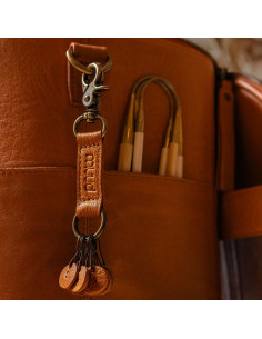 Muud Feliz leather strap keychain - Whisky
