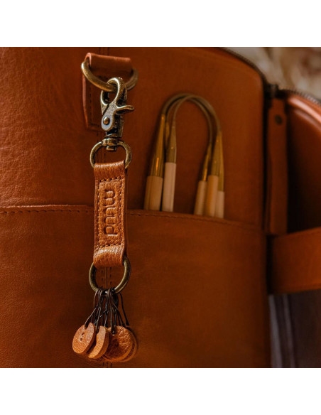 Muud Feliz leather strap keychain - Whisky