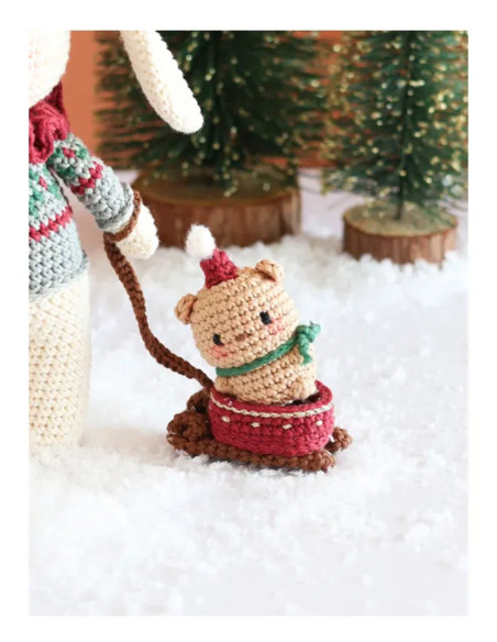 Nordic Christmas Dolls & Amigurumis Crochet Book
