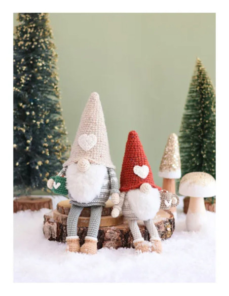Nordic Christmas Dolls & Amigurumis Crochet Book