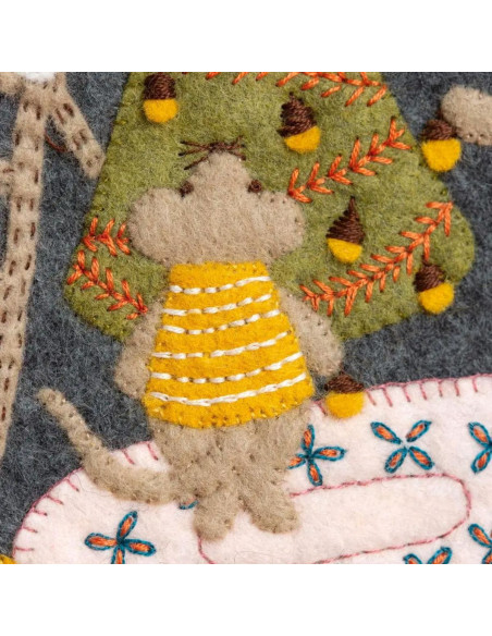 Felt kit with hoop - Mouse family at Christmas