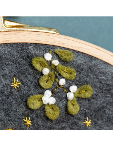 Felt kit with hoop - Mouse family at Christmas