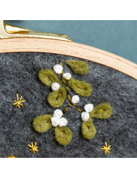 Felt kit with hoop - Mouse family at Christmas