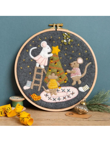 Felt kit with hoop - Mouse family at Christmas
