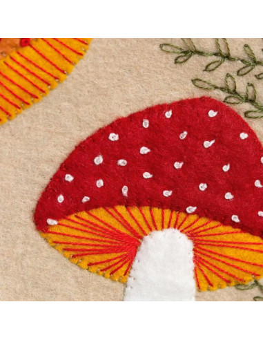 Felt kit with hoop - Mushrooms
