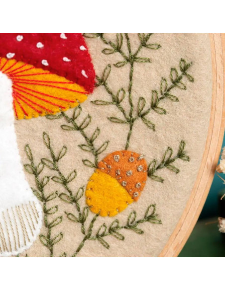 Felt kit with hoop - Mushrooms