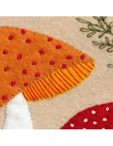 Felt kit with hoop - Mushrooms