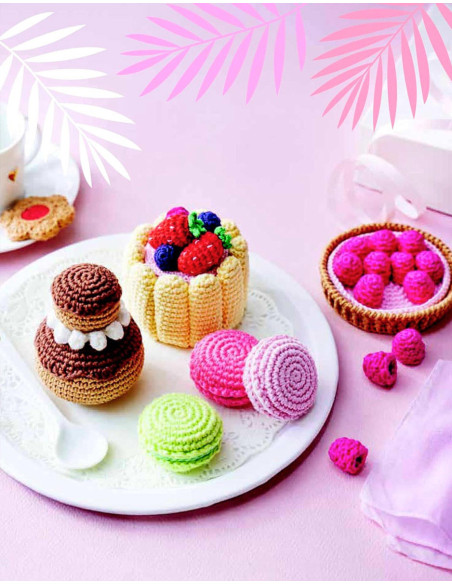 Book: The Big Book of the Adorable Tea Set by So Croch