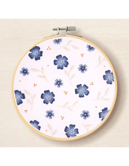 Embroidery kit - Blue flowers