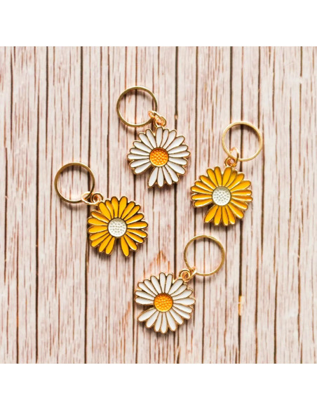 Set of 4 stitch markers - Yellow and white daisies