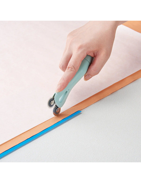 Clover triple tracing marking roulette for sewing