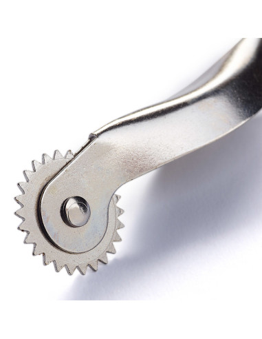 Notched wooden marking roulette wheels