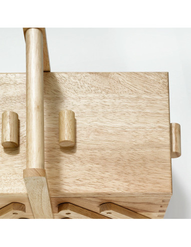Light wood sewing worker M