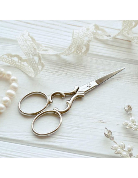 Silver heart embroidery scissors Bohin 9 cm